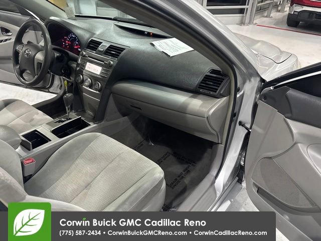 Used 2011 Toyota Camry LE FWD image 35