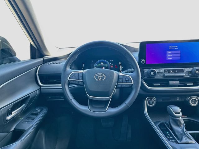 Used 2024 Toyota Grand Highlander AWD image 11