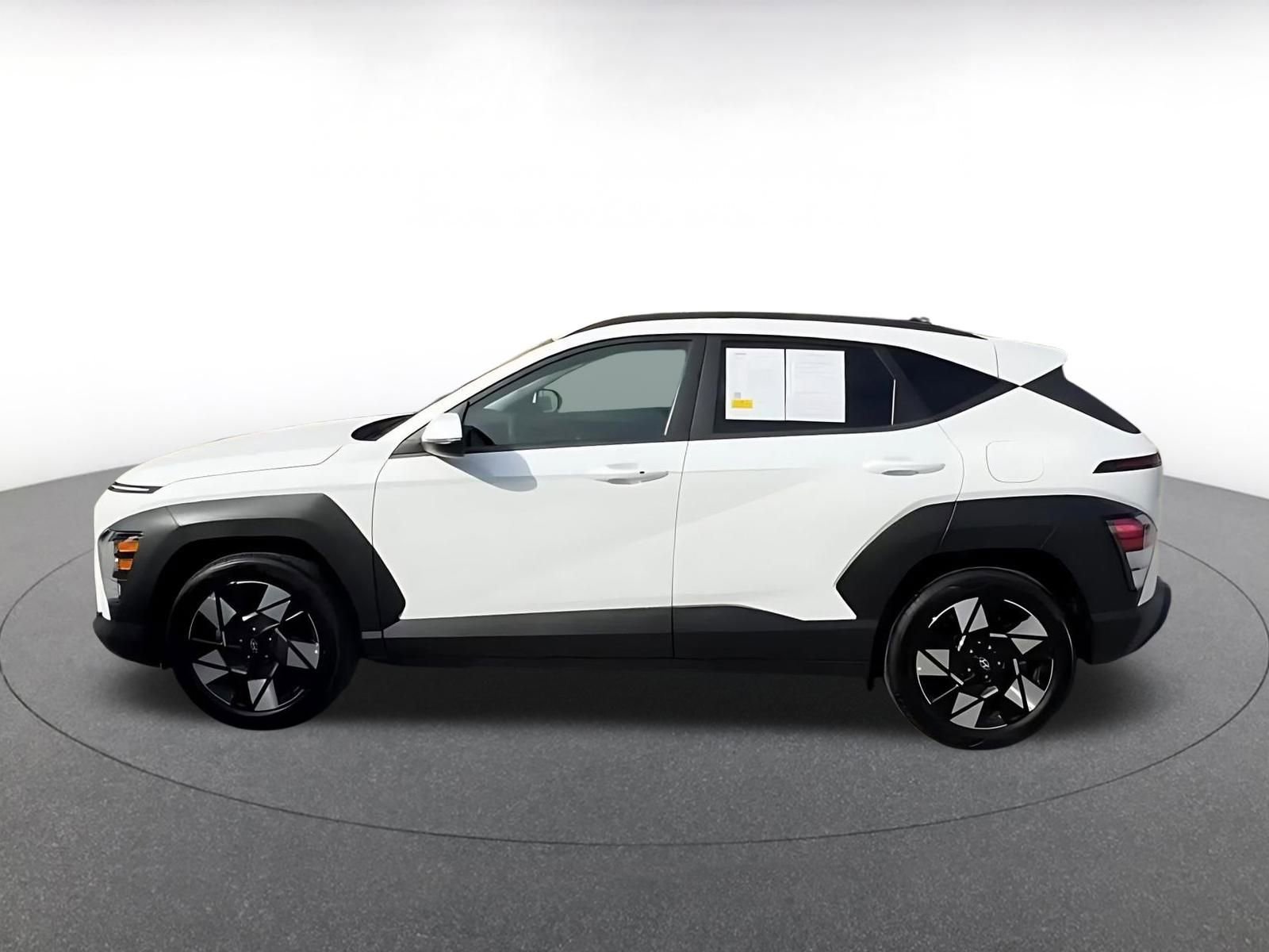 Used 2025 Hyundai Kona SEL image 8