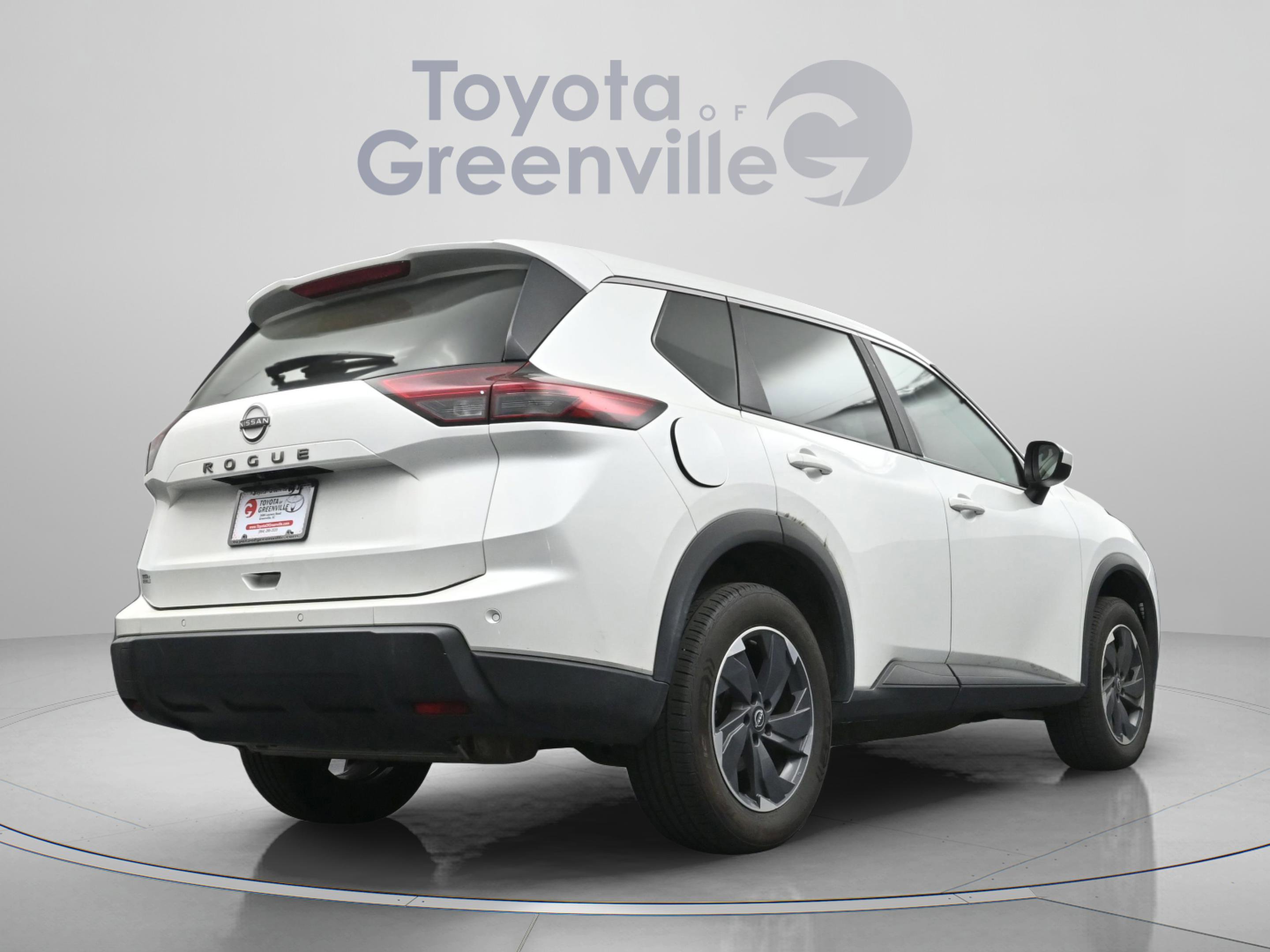 Used 2025 Nissan Rogue SV image 14