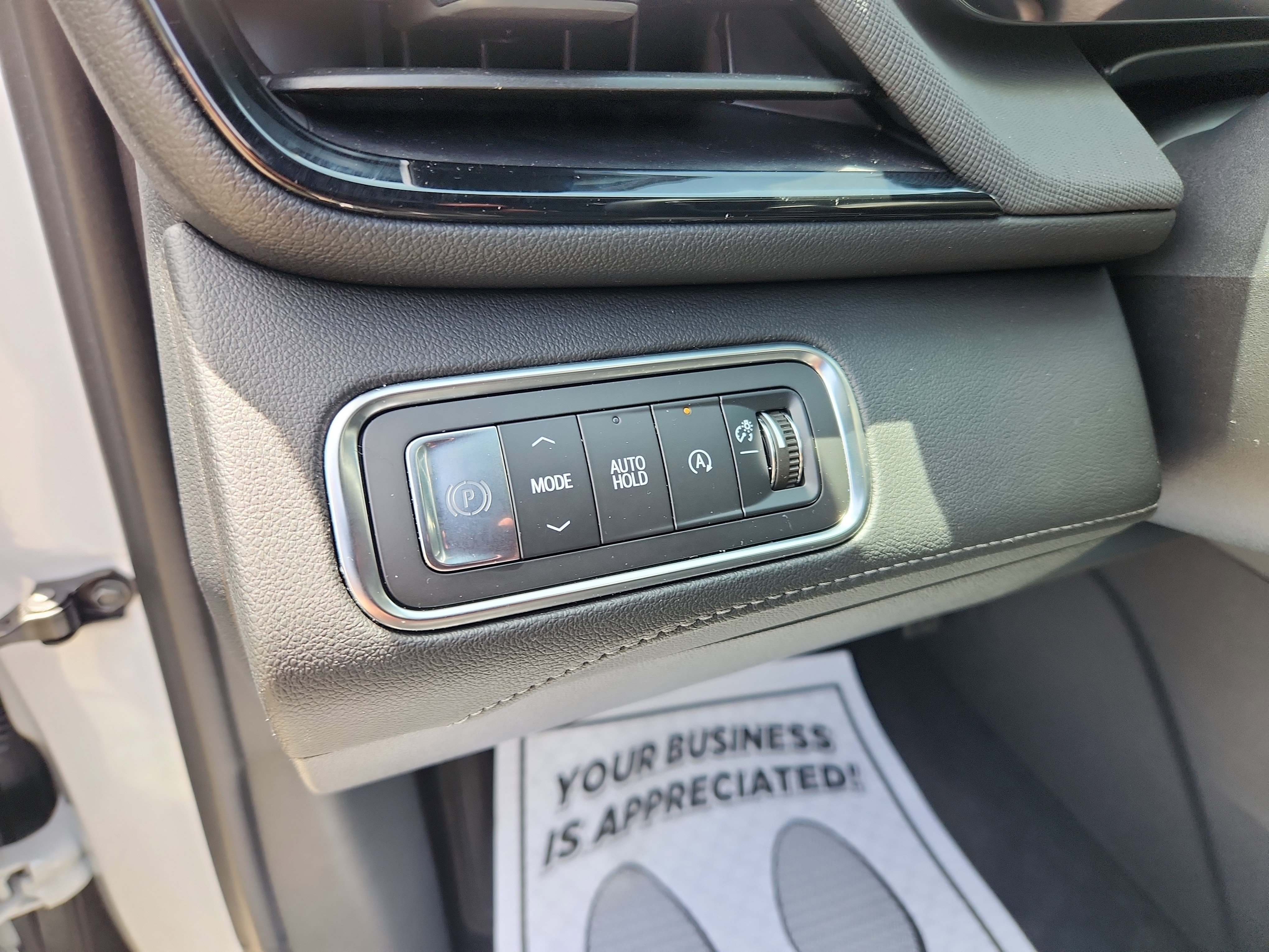 Used 2025 Buick Enclave Preferred FWD image 27