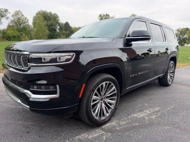 Used 2023 Jeep Grand Wagoneer Series III AWD/4WD image 2