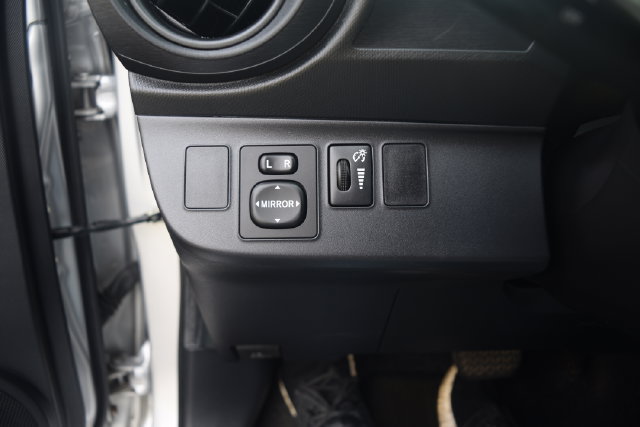 Used 2015 Toyota Prius C One FWD image 7