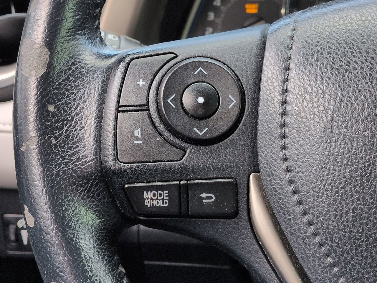 Used 2014 Toyota RAV4 Limited image 25