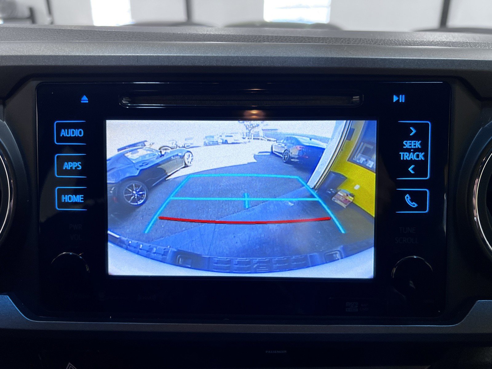 Used 2017 Toyota Tacoma TRD Sport w/ Tow Package (A/T) image 23