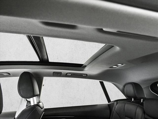 Used 2023 Audi Q8 Premium image 20