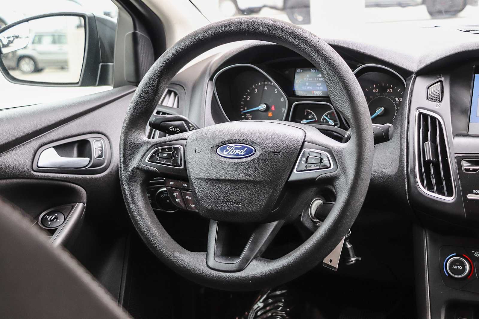 Used 2018 Ford Focus SEL FWD image 12