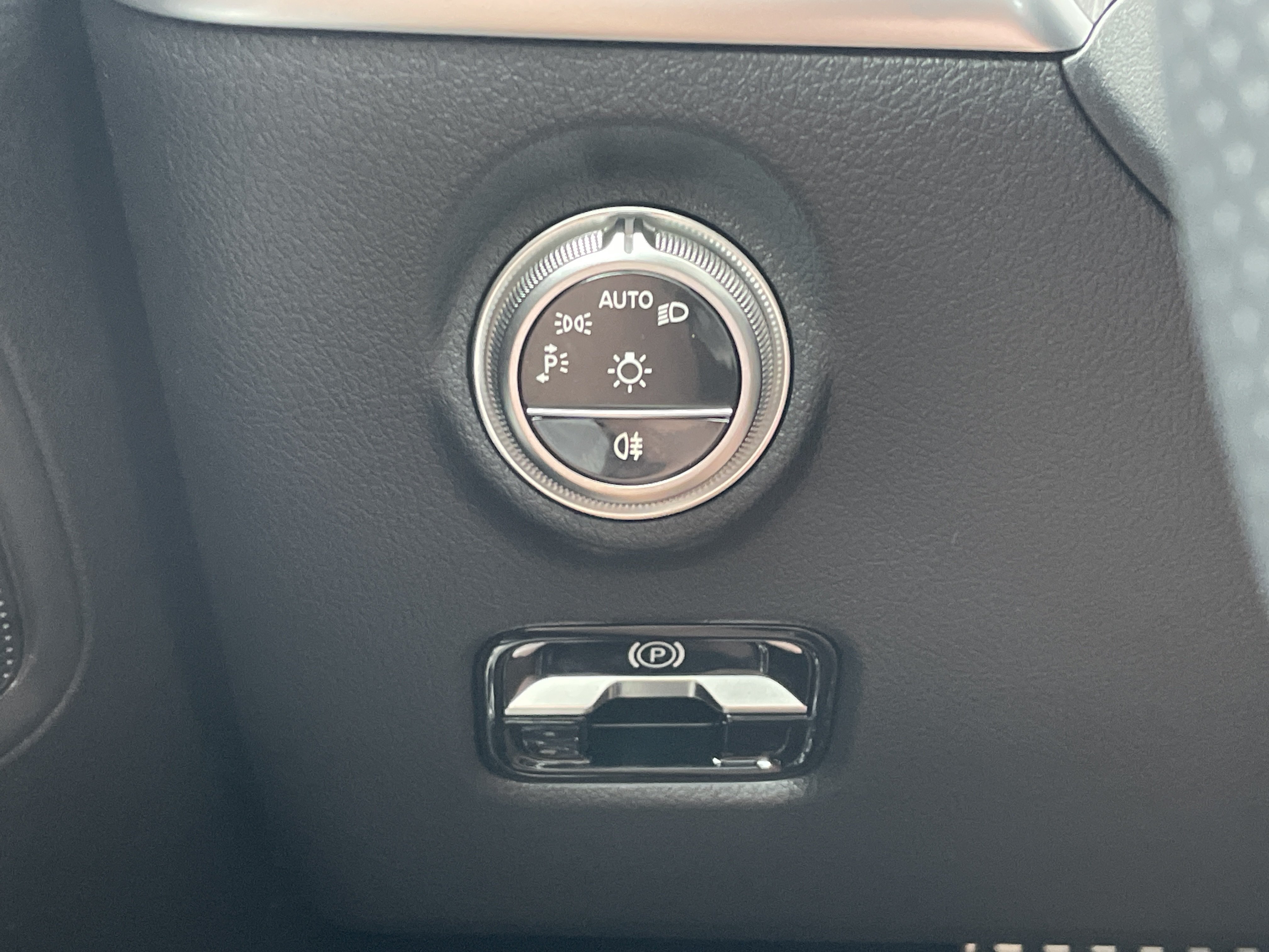 New 2026 Mercedes-Benz C 300 Sedan image 23