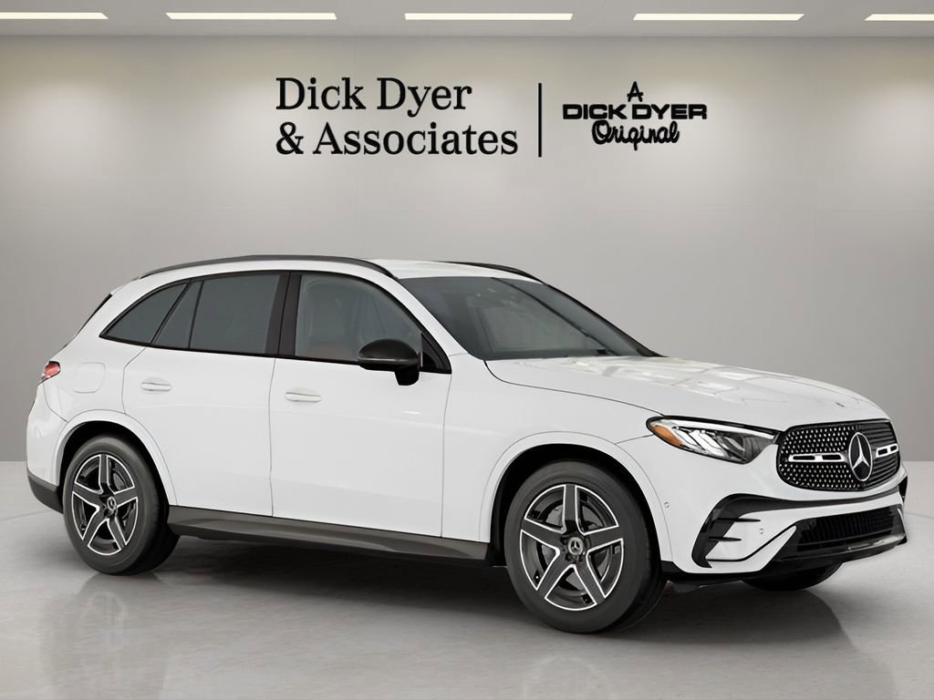 Used 2025 Mercedes-Benz GLC 300 image 1