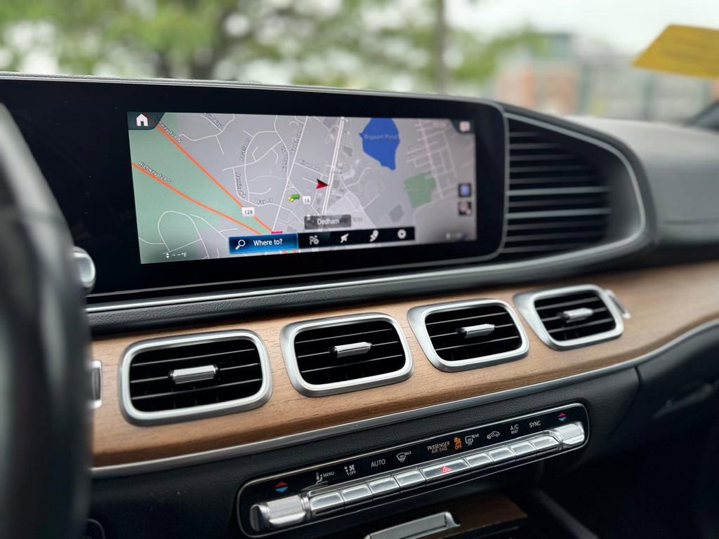 Used 2023 Mercedes-Benz GLS 450 4MATIC image 18