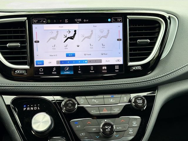 New 2026 Chrysler Pacifica Limited w/ Uconnect Theater Family Group FWD image 15