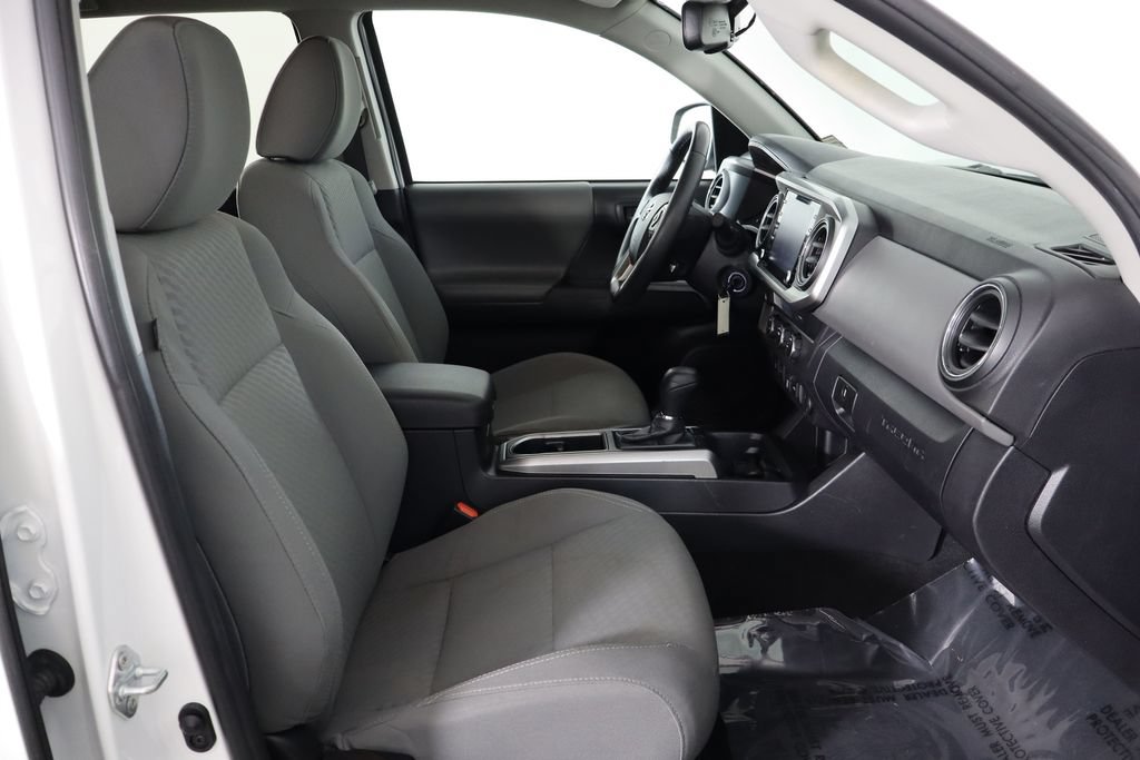 Used 2022 Toyota Tacoma SR5 w/ Technology Package RWD image 18