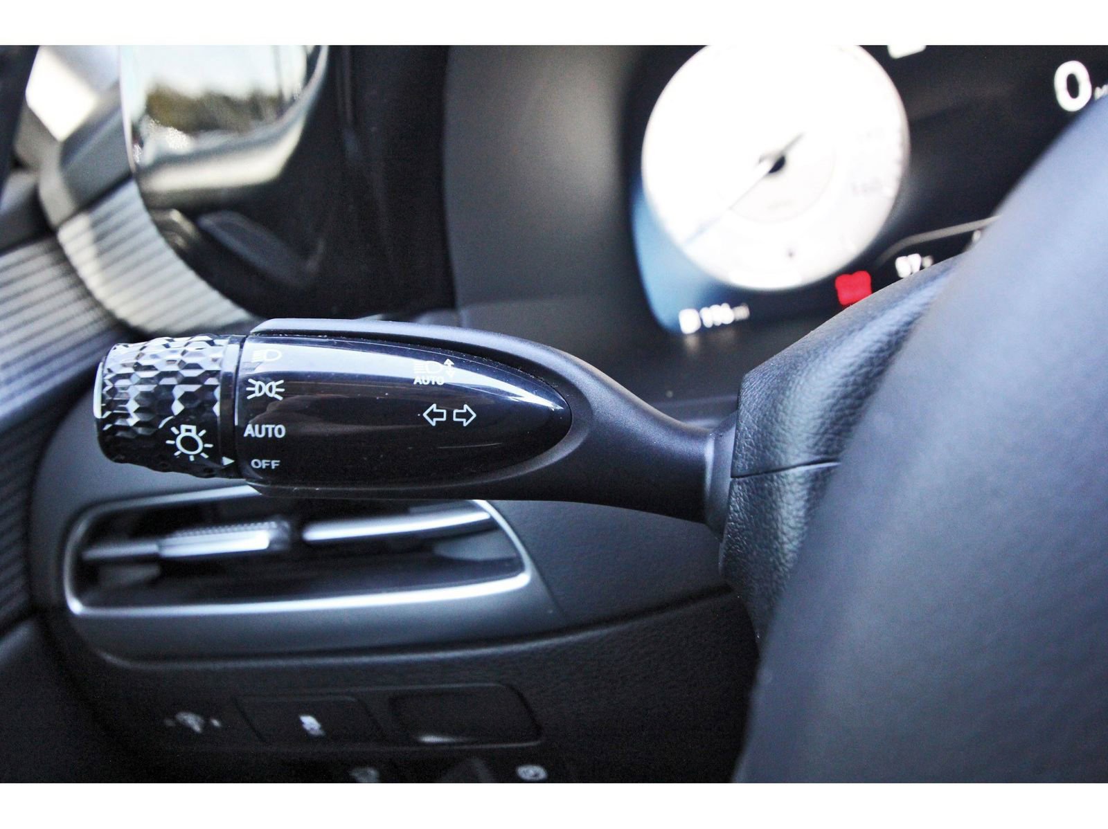 Used 2023 Hyundai Palisade Limited w/ Winter Package image 20