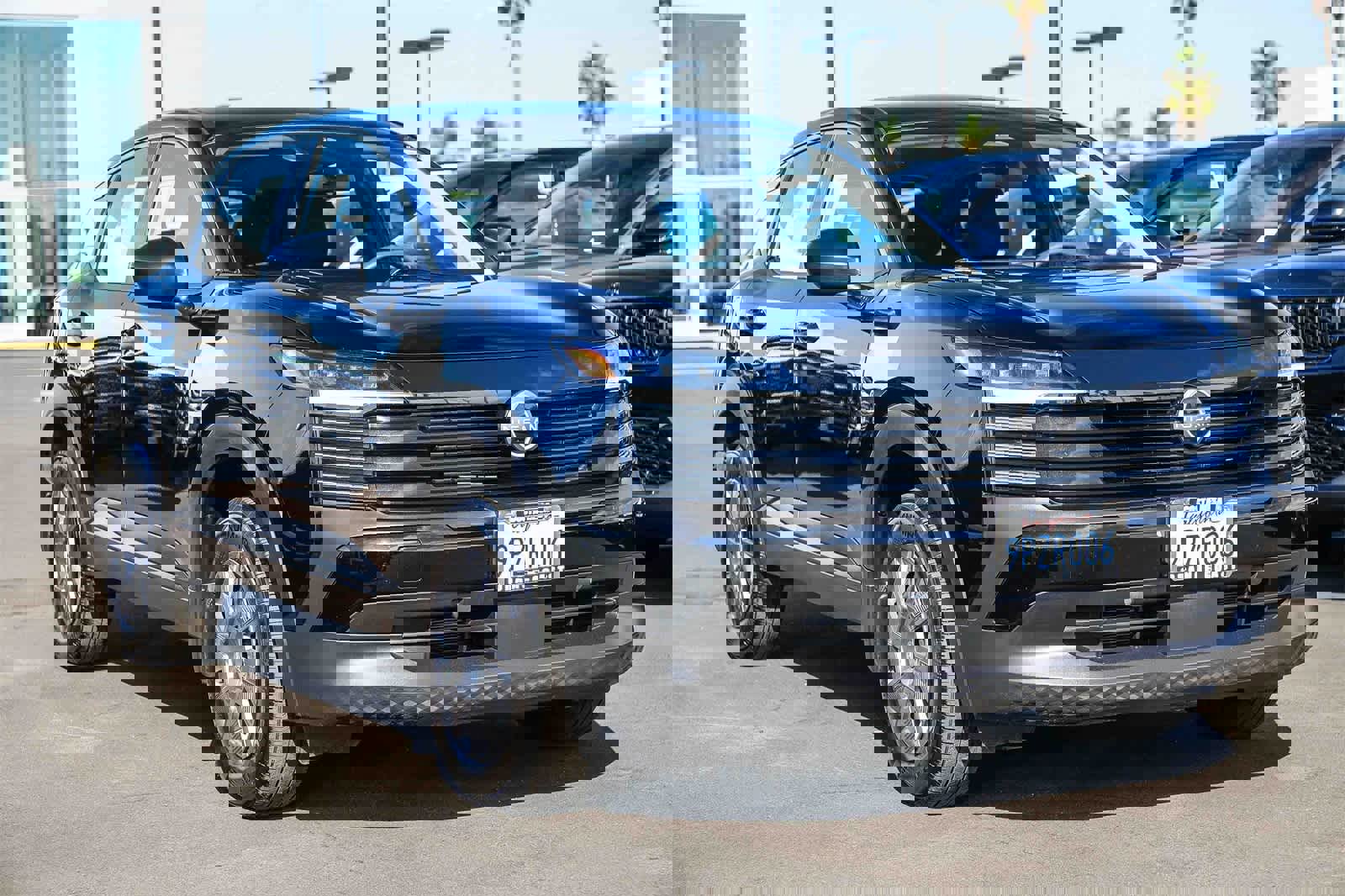 Used 2025 Nissan Kicks S w/ Charging Package image 3