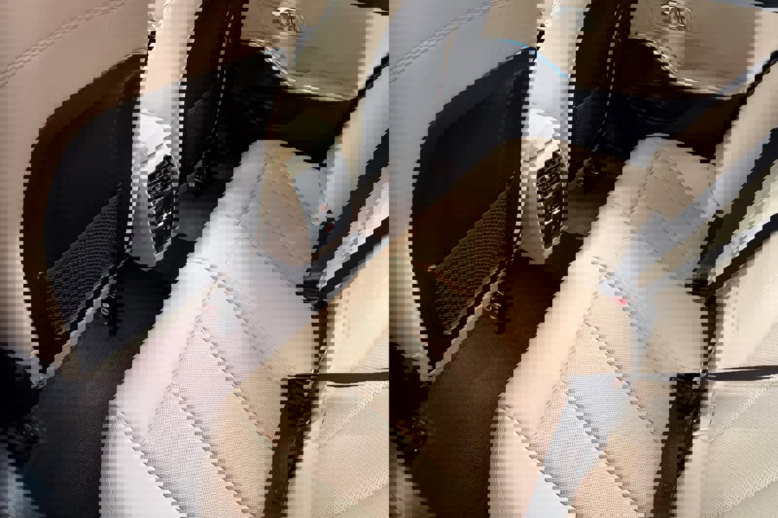 Used 2023 BMW 330e w/ Premium Package image 4