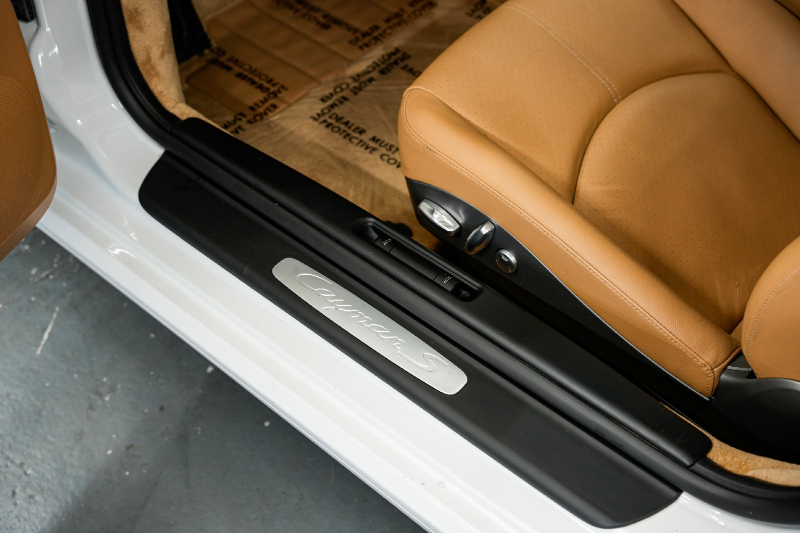 Used 2008 Porsche Cayman S RWD image 17
