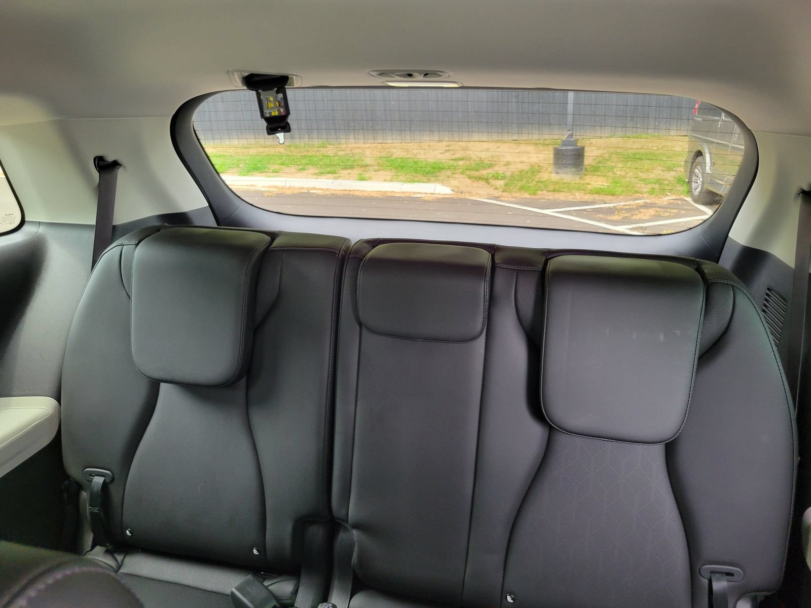 Certified 2023 Kia Carnival LX FWD image 25