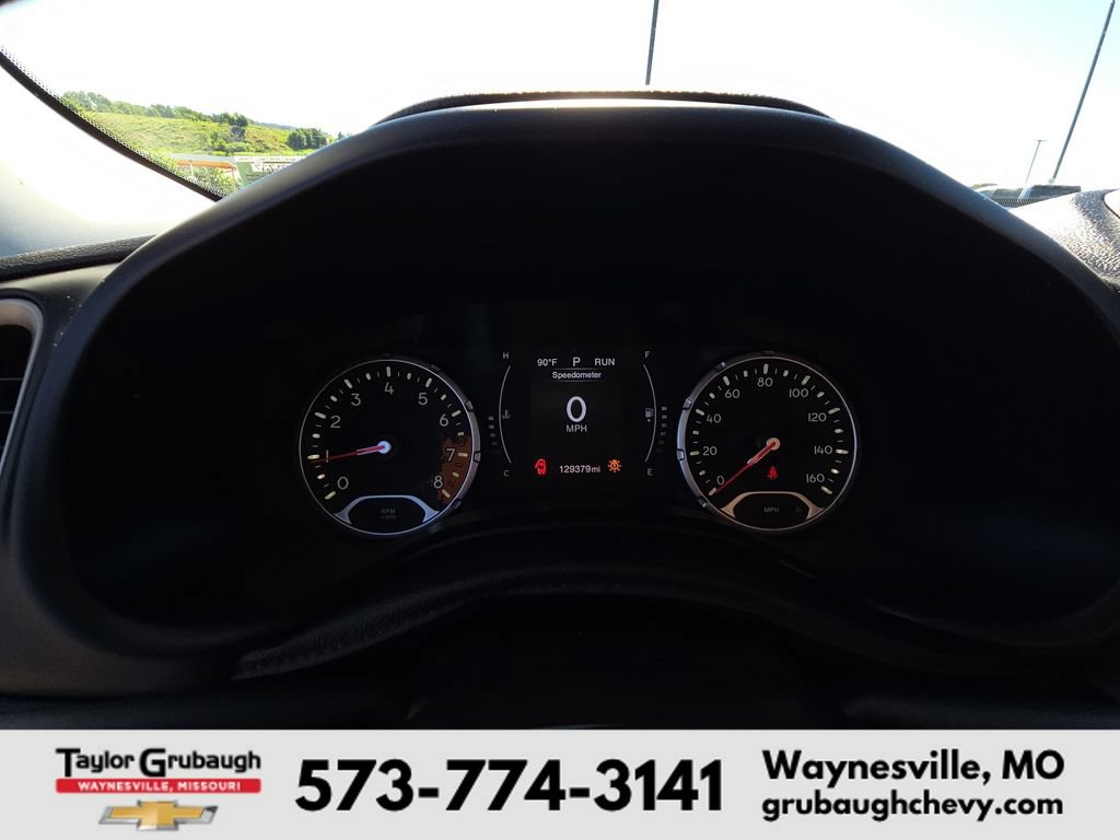 Used 2017 Jeep Renegade Latitude AWD/4WD image 16