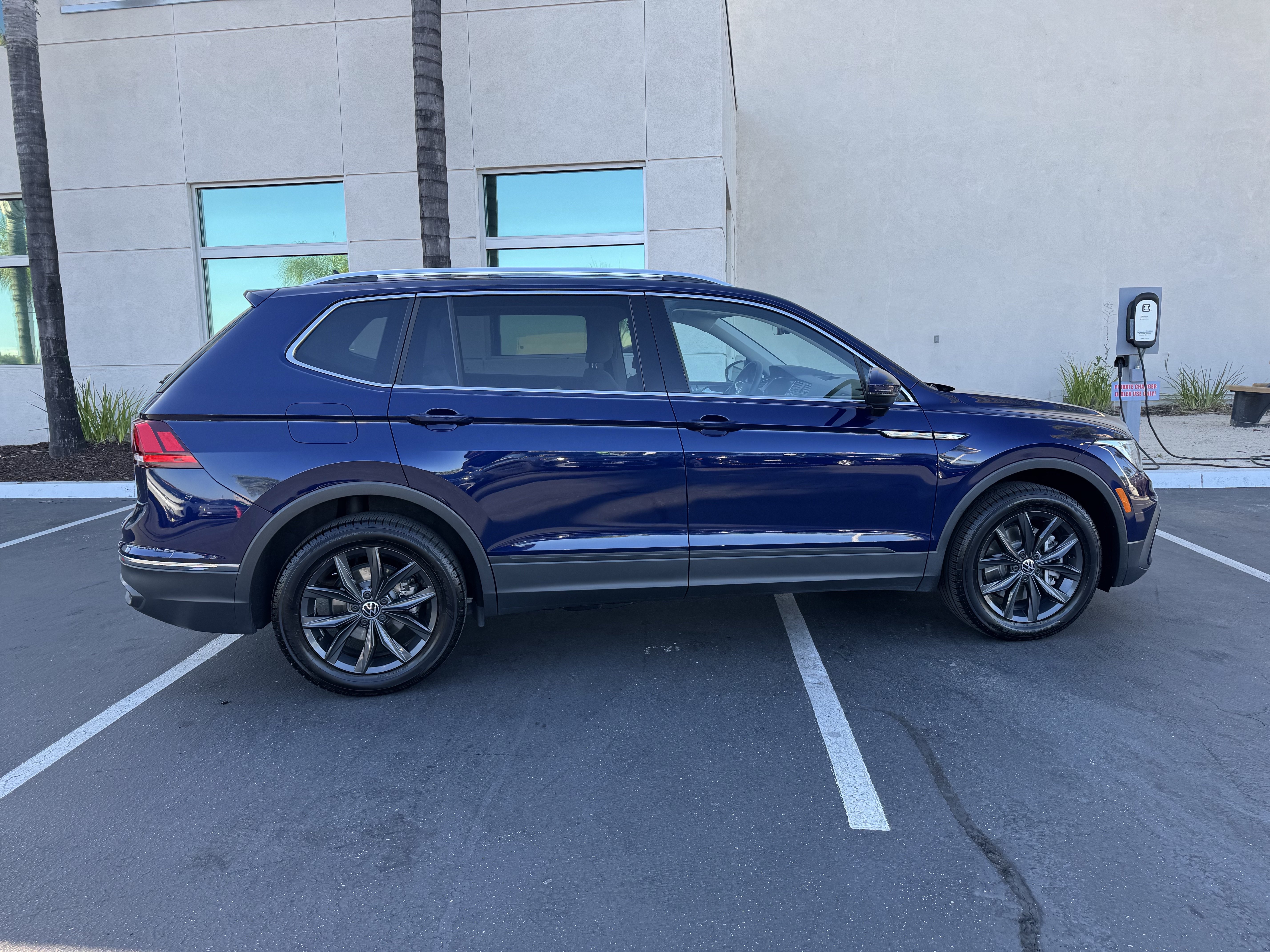 Certified 2024 Volkswagen Tiguan SE FWD image 10