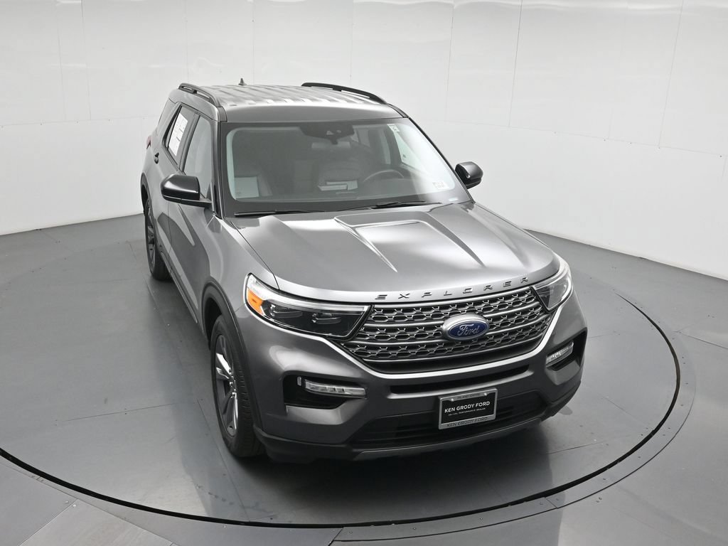 Certified 2023 Ford Explorer XLT w/ Equipment Group 202A RWD image 37