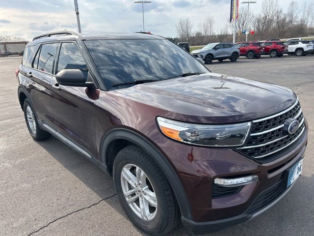 Used 2020 Ford Explorer XLT w/ Equipment Group 202A image 3