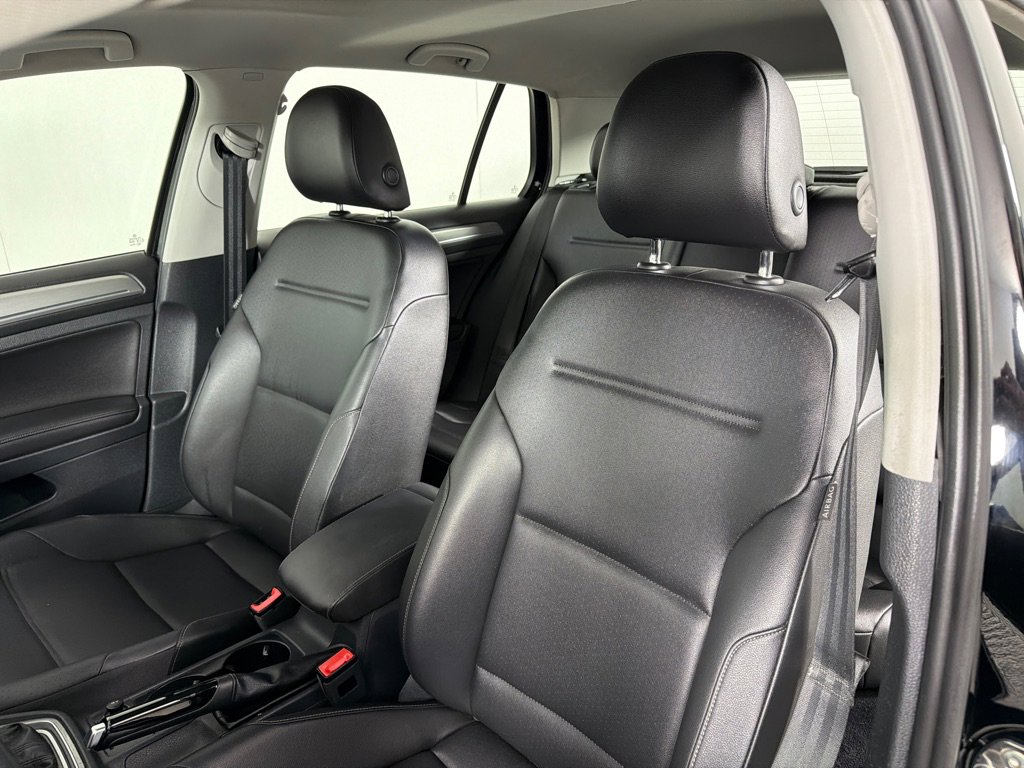 Used 2016 Volkswagen Golf SE w/ Lighting Package FWD image 12