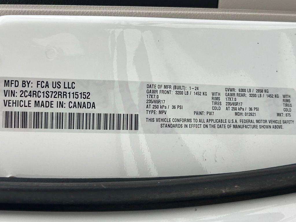 Used 2024 Chrysler Pacifica Select image 20