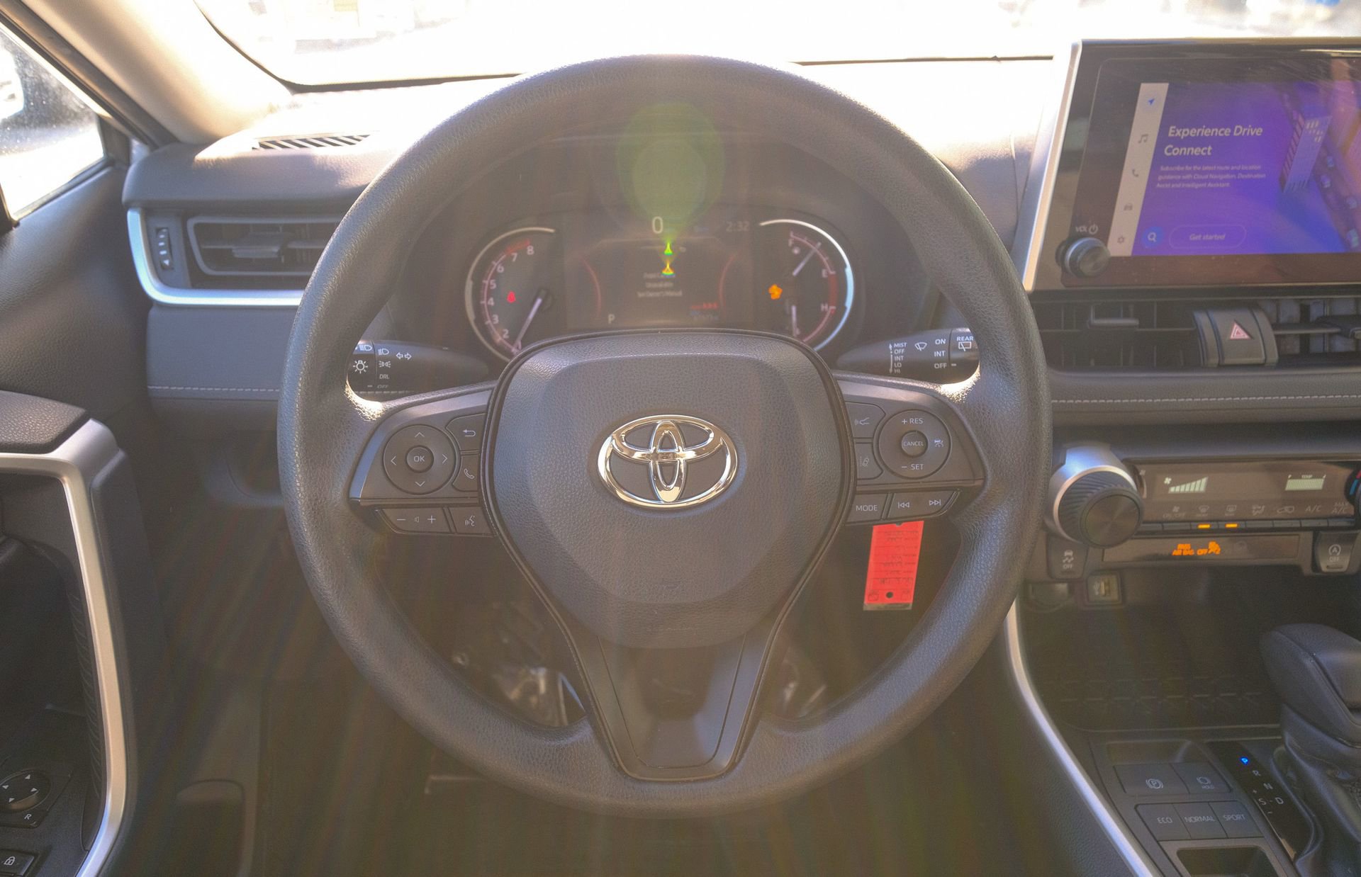 Used 2024 Toyota RAV4 LE image 33