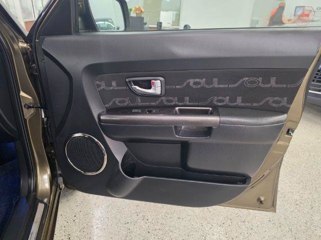 Used 2012 Kia Soul + w/ Audio Pkg FWD image 34