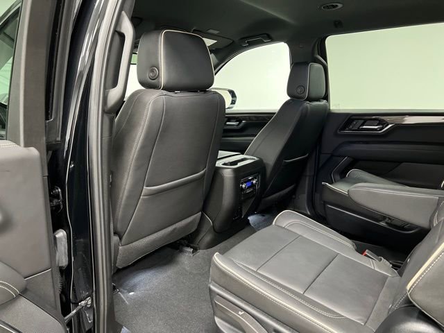 Used 2025 GMC Yukon XL Elevation w/ LPO, Get Active Package AWD/4WD image 40