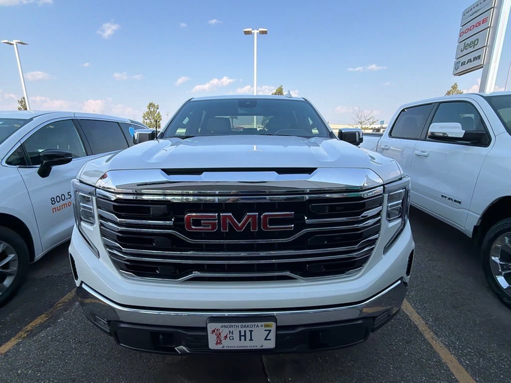 Used 2023 GMC Sierra 1500 SLT w/ SLT Premium Package AWD/4WD image 8