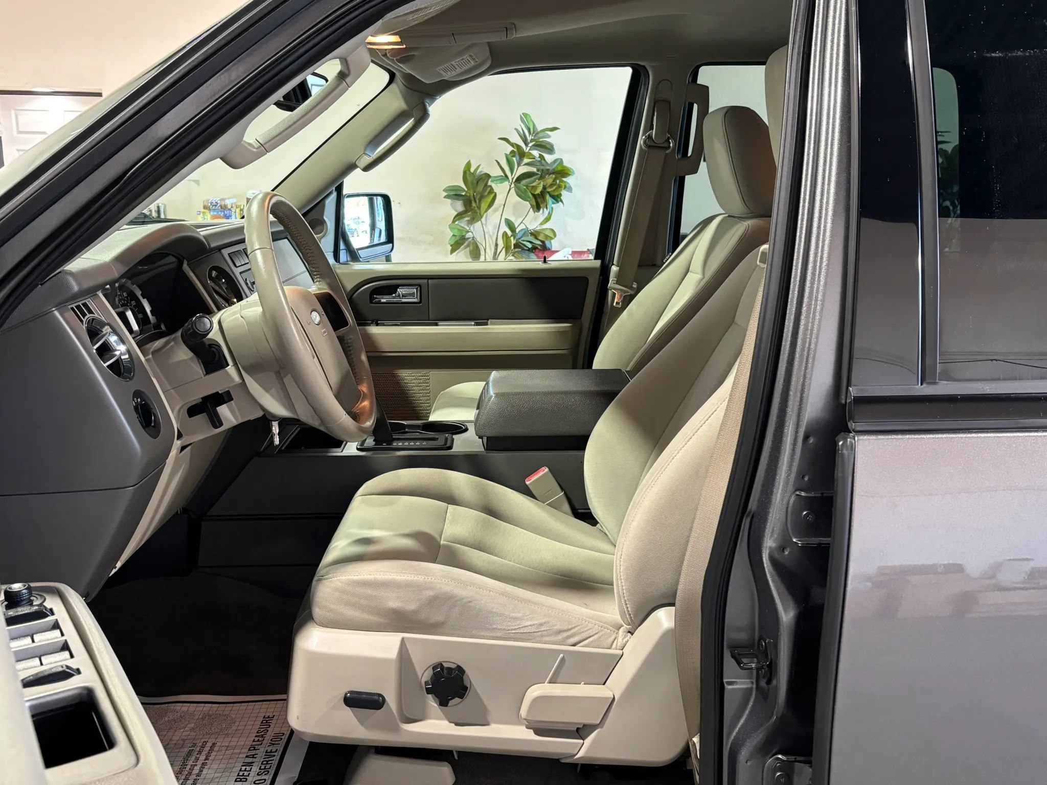 Used 2010 Ford Expedition EL XLT AWD/4WD image 13