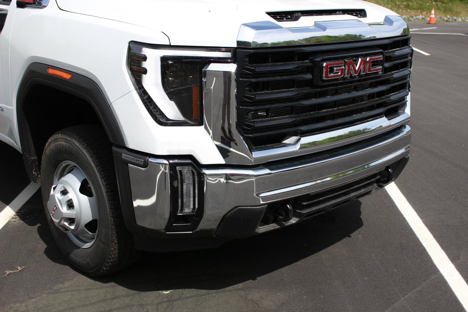 New 2026 GMC Sierra 3500 Pro w/ Convenience Package image 5
