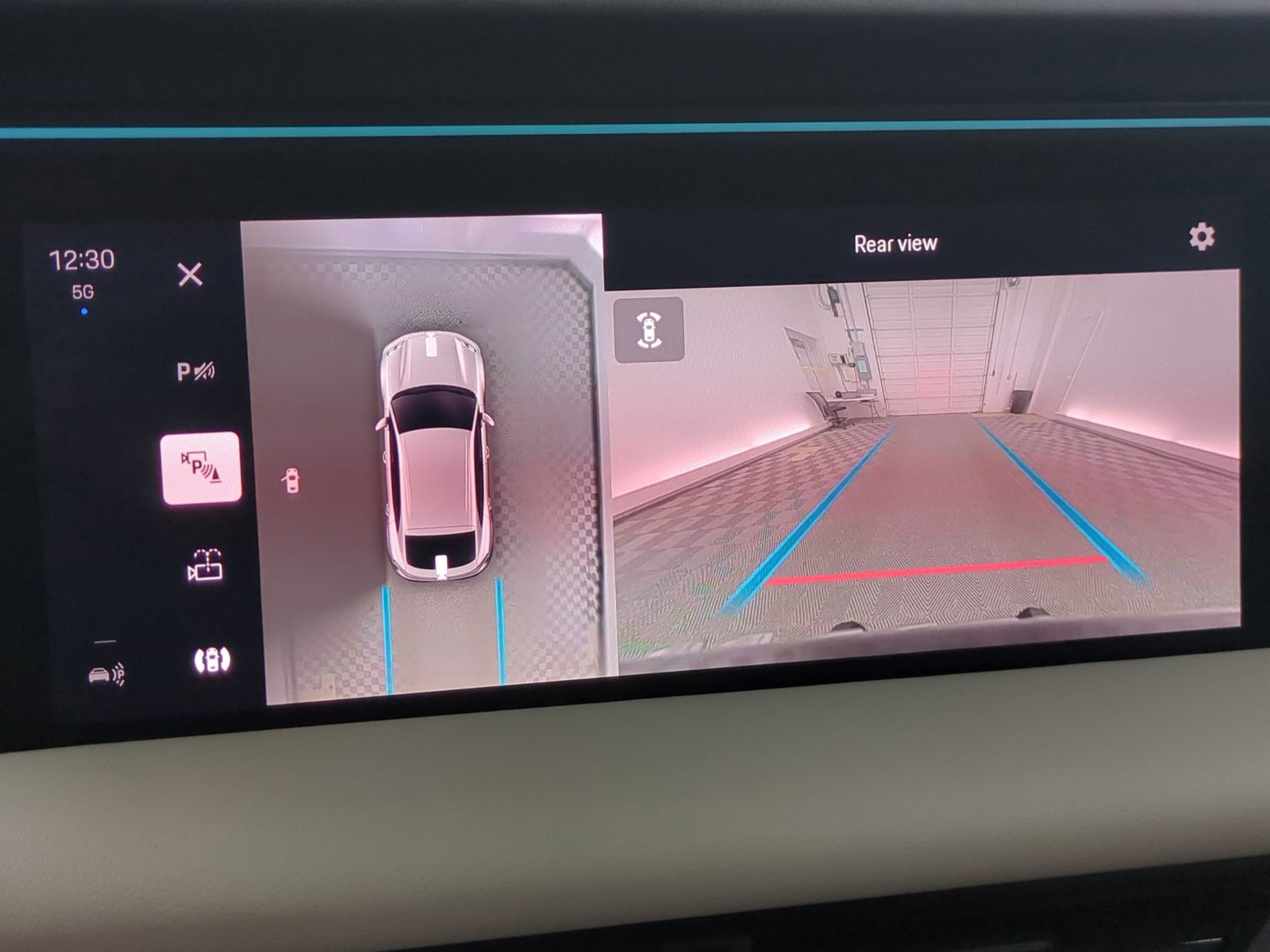 Certified 2025 Porsche Macan 4 Electric image 15