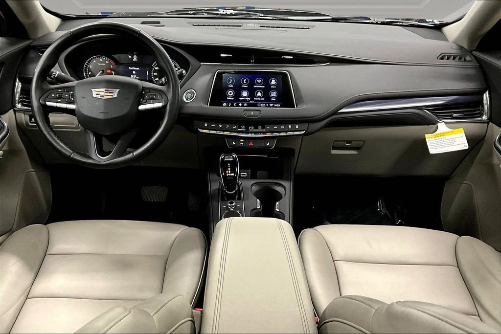 Certified 2023 Cadillac XT4 Luxury w/ Cold Weather Package AWD/4WD image 7