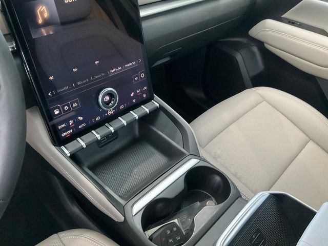 Used 2026 GMC Terrain Elevation w/ Elevation Premium Package FWD image 11
