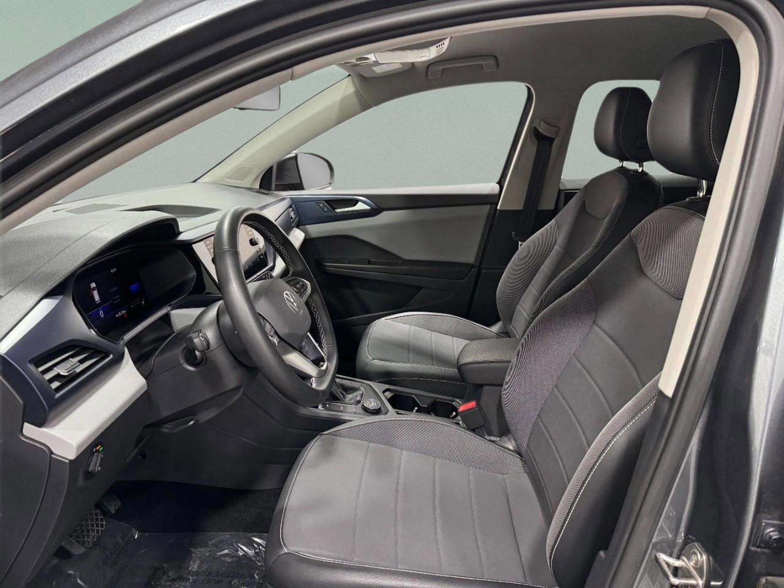 Used 2022 Volkswagen Taos SE image 25