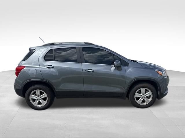 Used 2019 Chevrolet Trax LT w/ LT Convenience Package AWD/4WD image 2