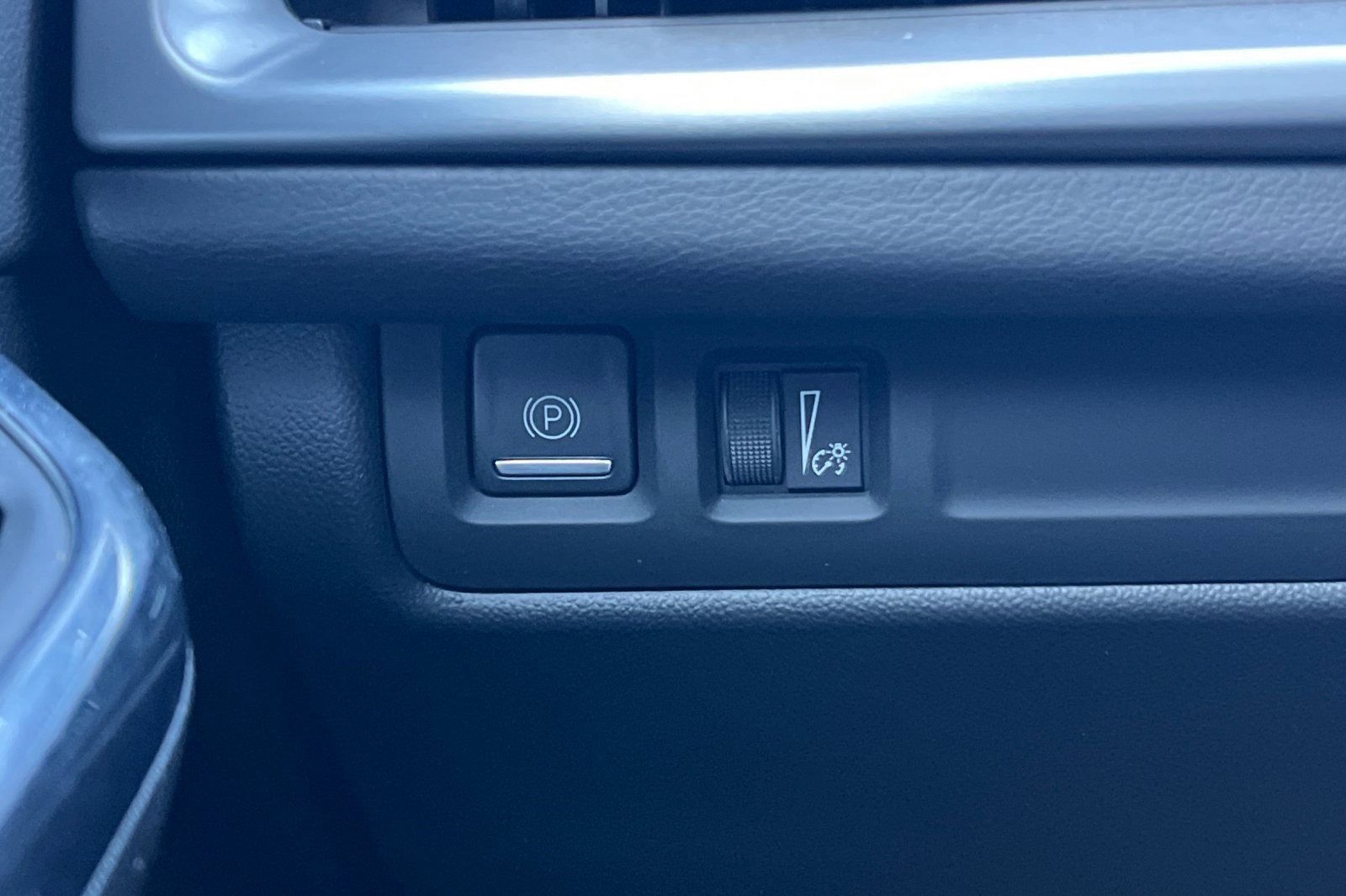 Certified 2024 Cadillac XT4 Premium Luxury image 43