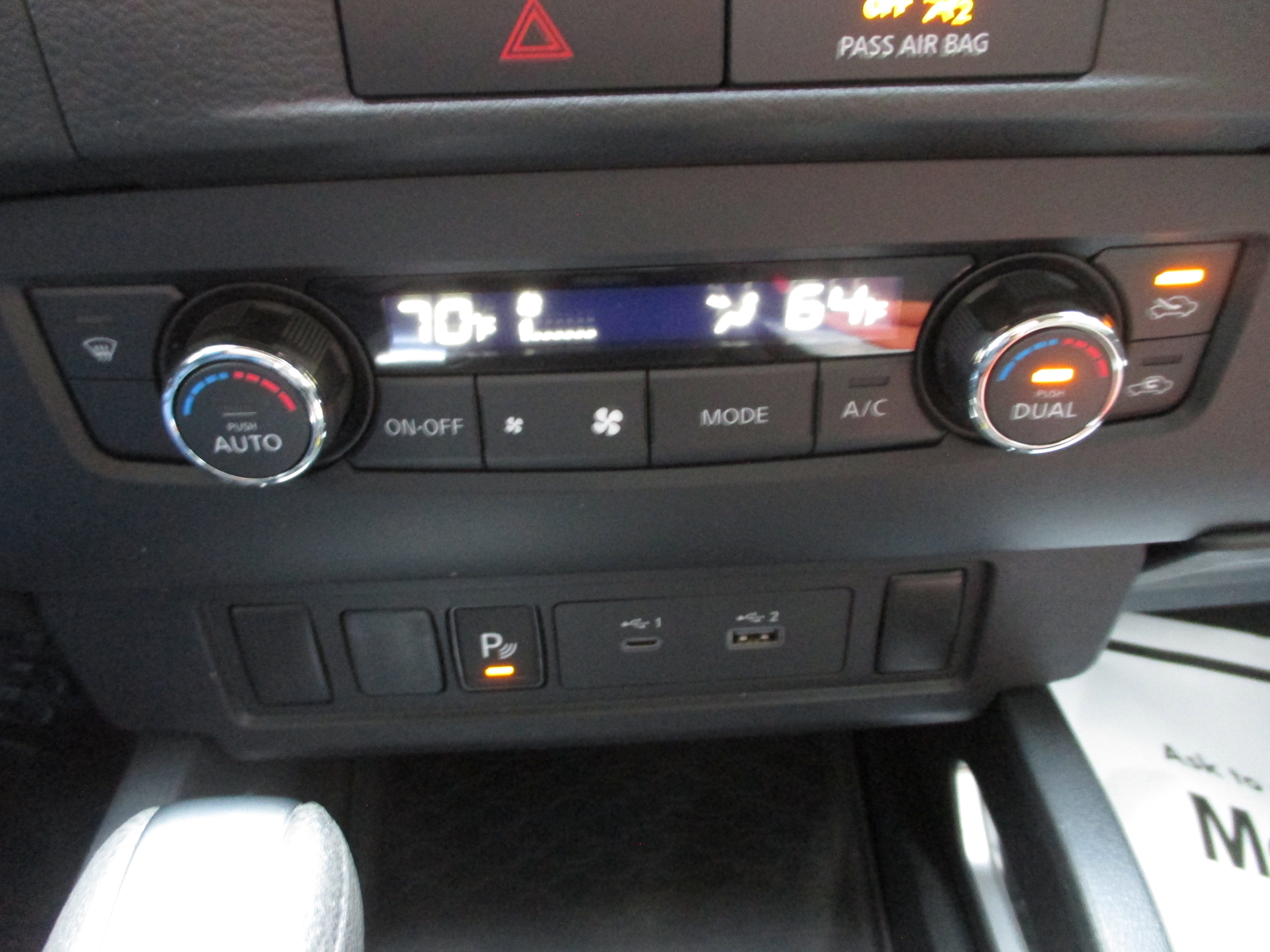 Used 2022 Nissan Frontier SV w/ Technology Package image 17