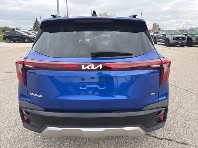Used 2025 Kia Seltos S AWD/4WD image 4