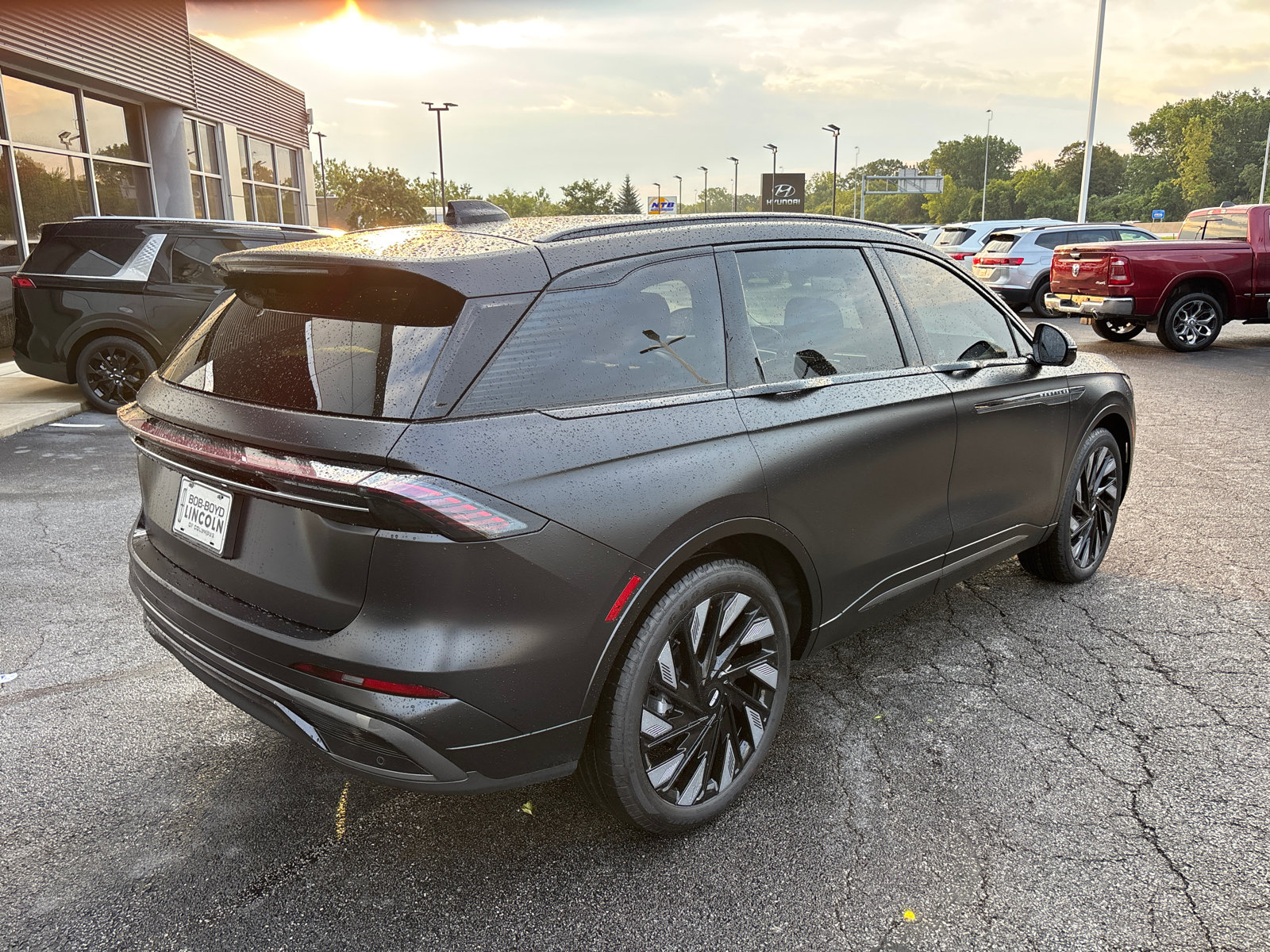 New 2026 Lincoln Nautilus Reserve w/ Jet Appearance Package AWD/4WD image 7