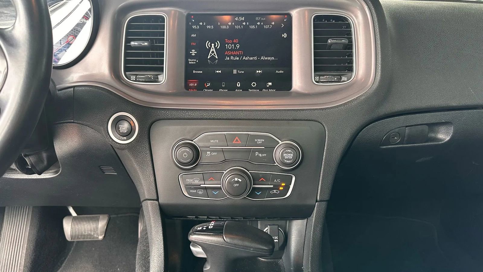 Used 2023 Dodge Charger SXT image 14