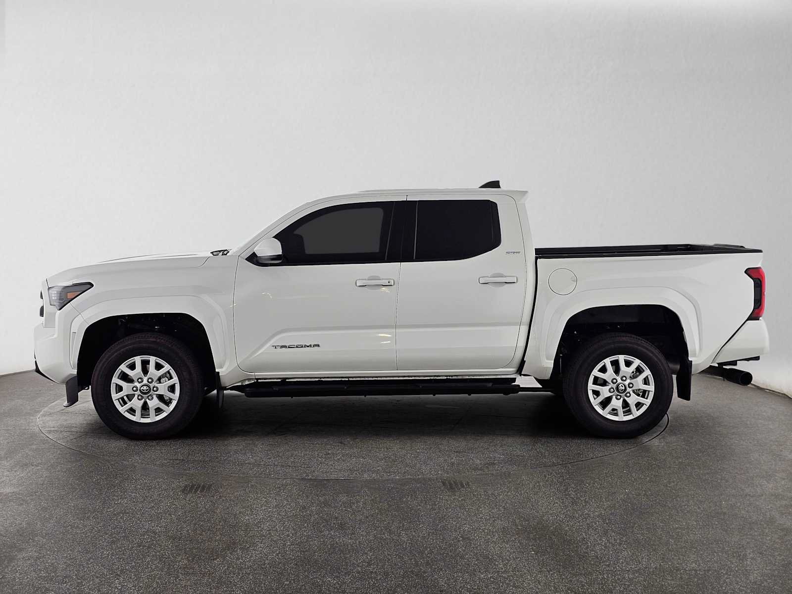 Used 2024 Toyota Tacoma SR5 RWD image 6