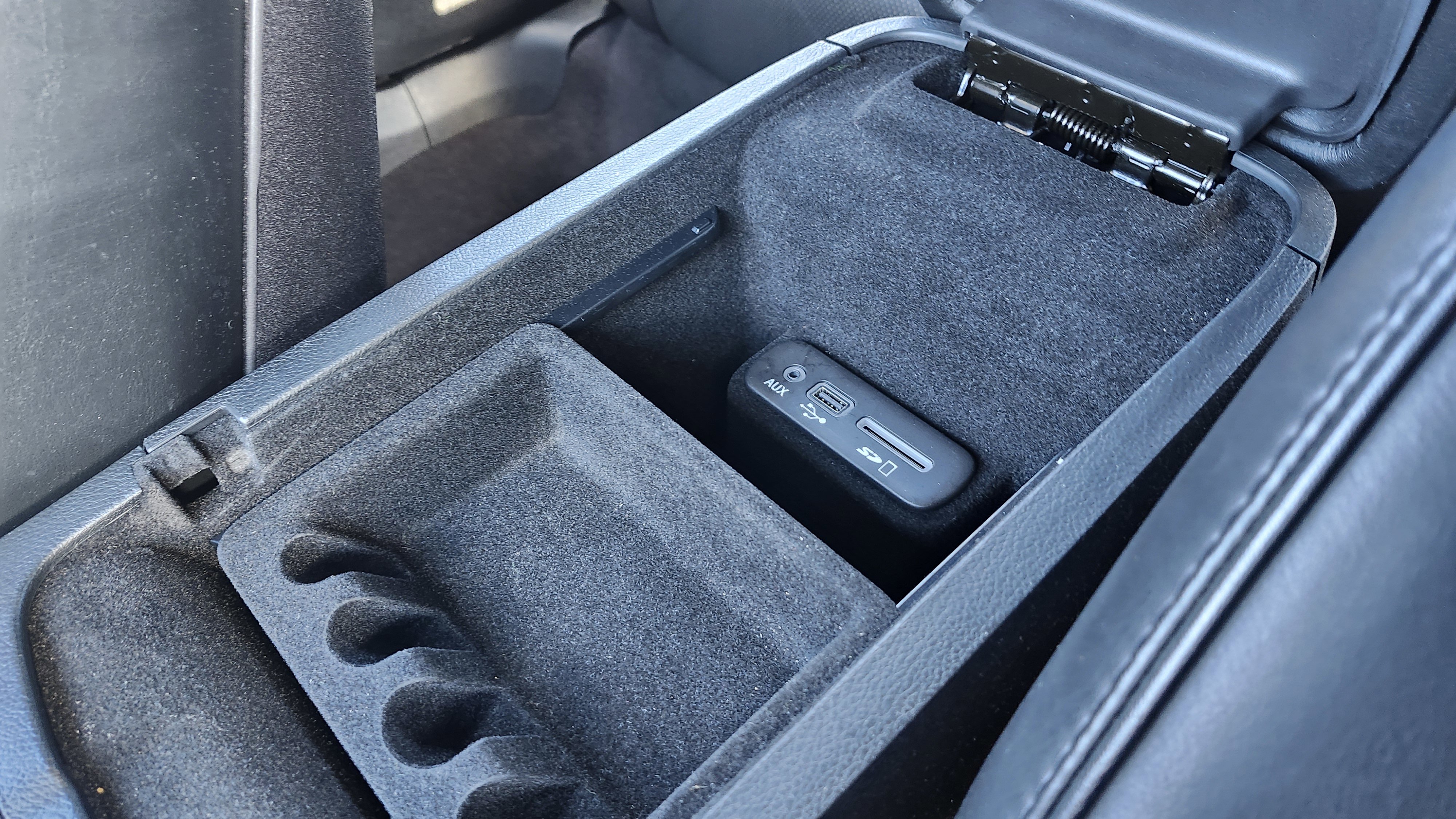 Used 2016 Chrysler 300 C Platinum image 34