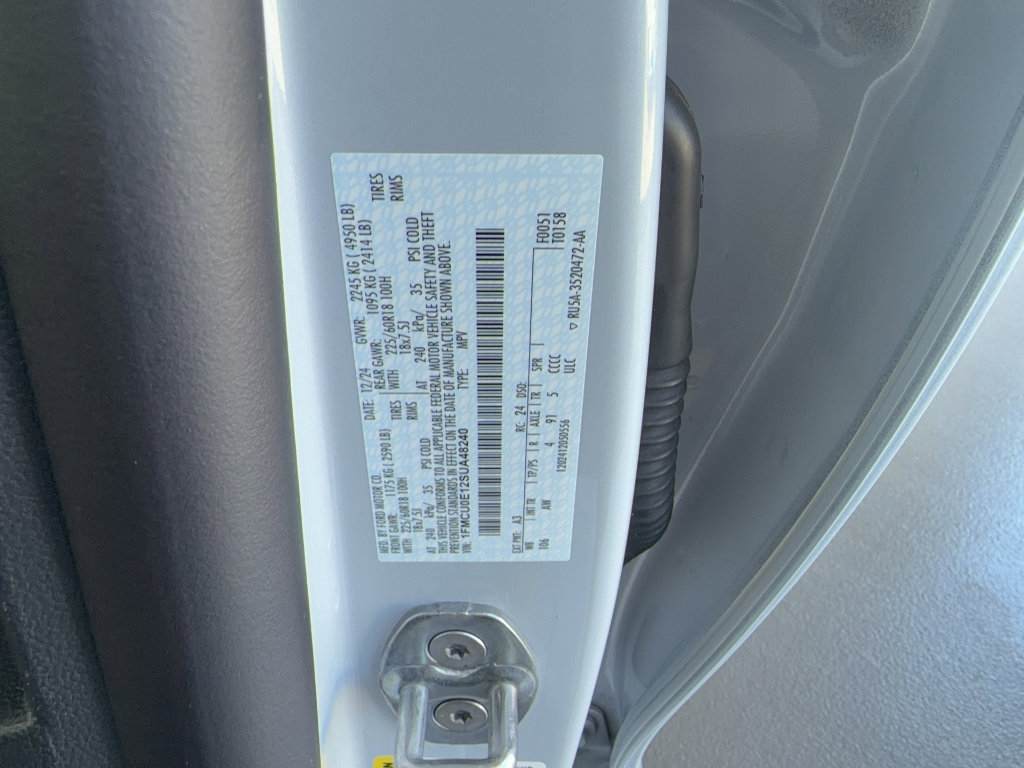 Certified 2025 Ford Escape SE w/ PHEV Premium Package FWD image 32