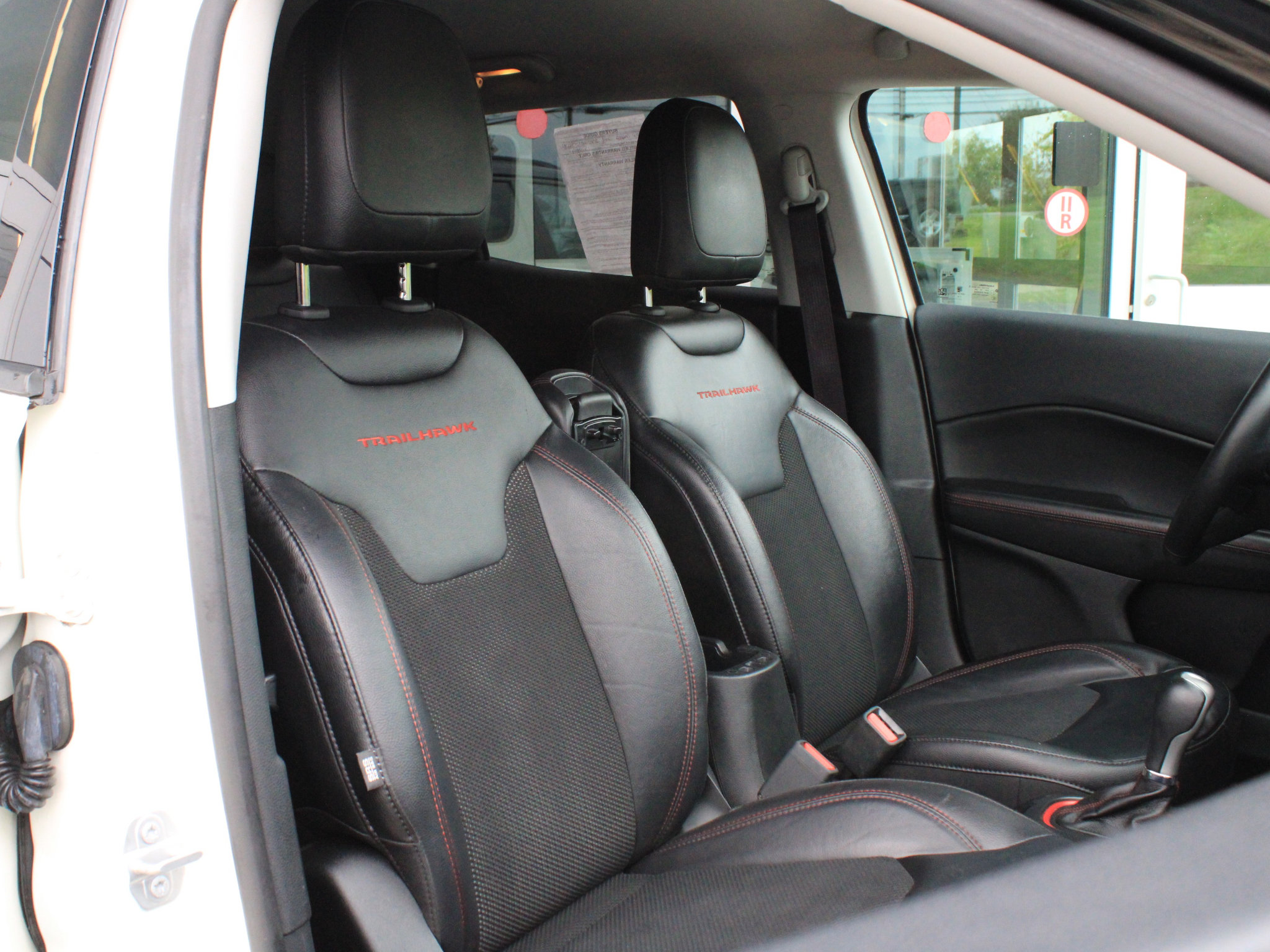 Used 2018 Jeep Compass Trailhawk w/ Cold Weather Group AWD/4WD image 24
