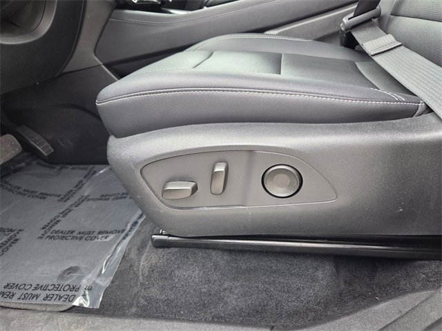 Used 2025 Chevrolet Traverse LT image 28