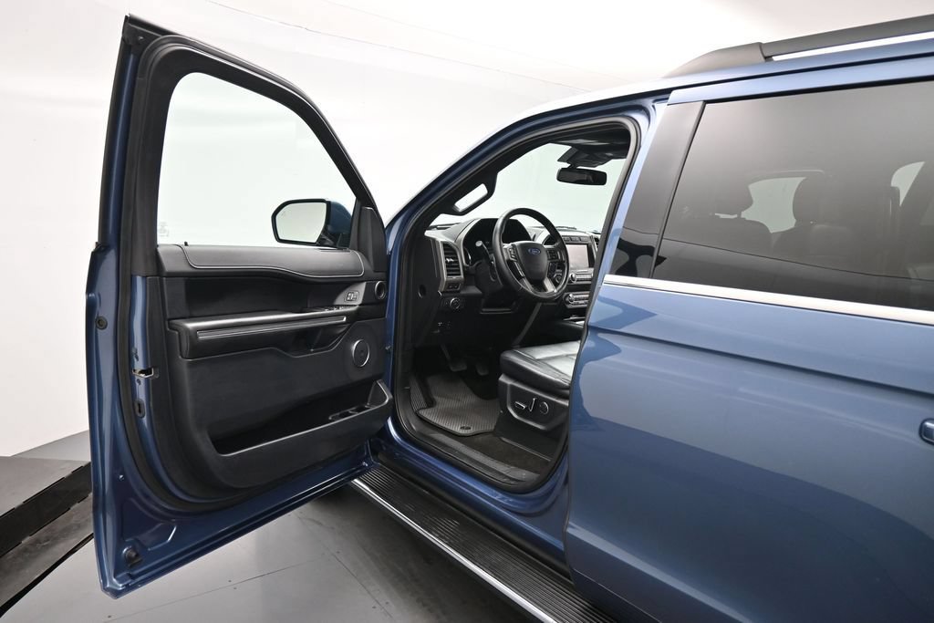Used 2019 Ford Expedition XLT w/ Equipment Group 202A RWD image 9