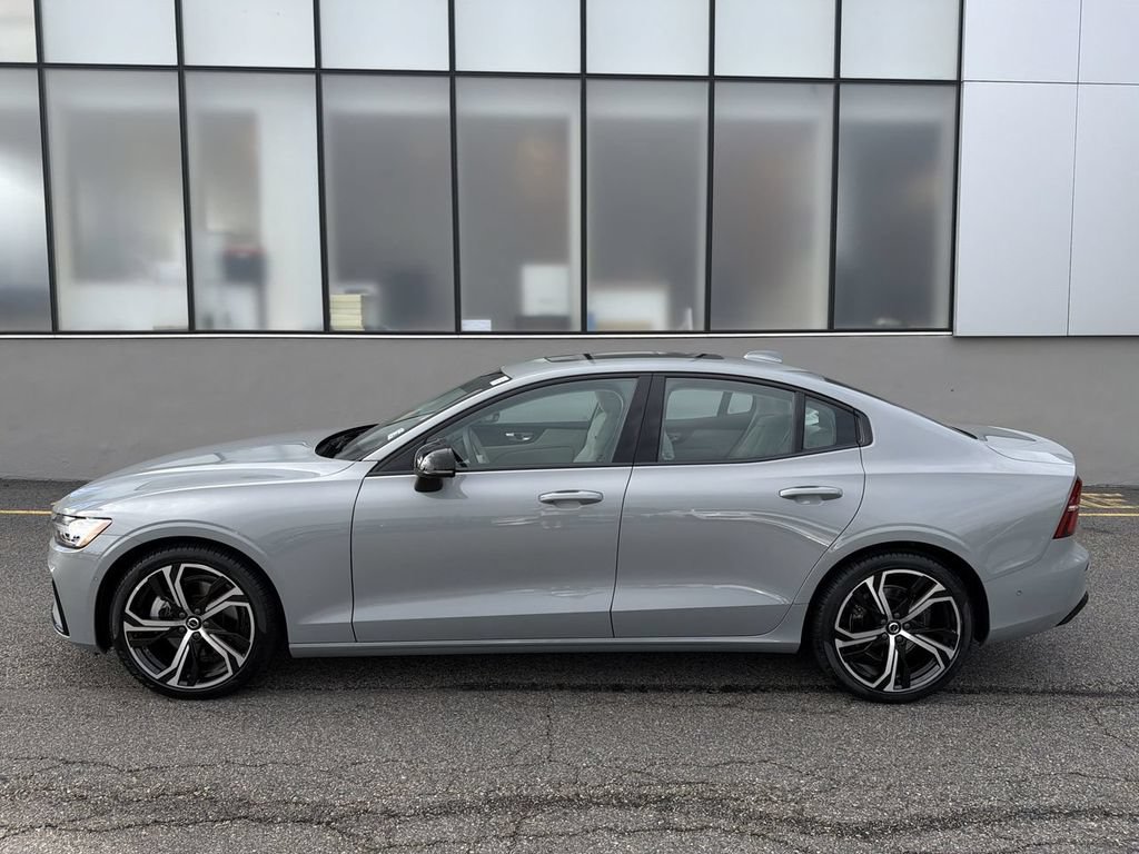Certified 2024 Volvo S60 B5 Plus w/ Climate Package AWD/4WD image 5